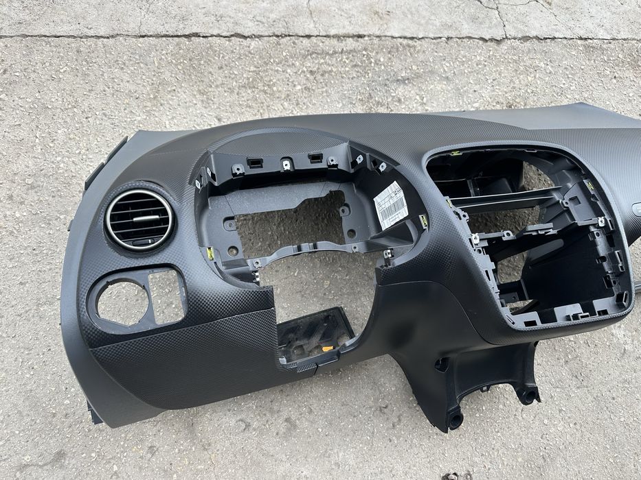 Табло със десен Airbag за Сеат Алтеа