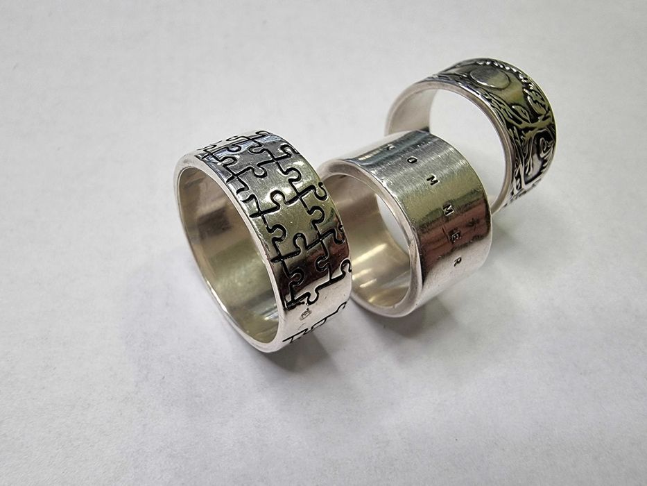 Мъжки сребърни пръстени хълки