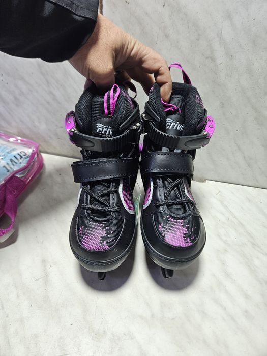 Patine 1018 gheata reglabile noi marime 32-33-34-35 si 36 .