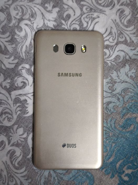Samsung Galaxy J7 2016
