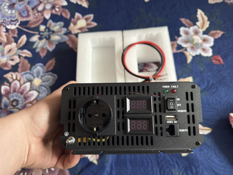 Invertor pentru curent electric. 24v-220v