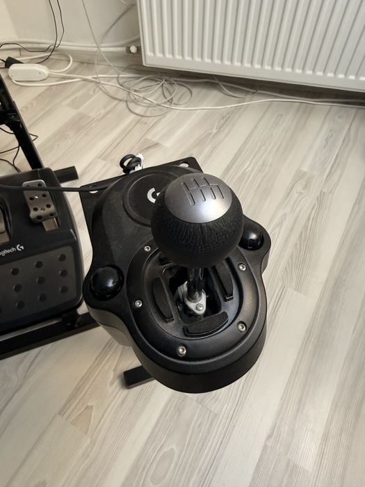 Volan G29 cu stand pret fix