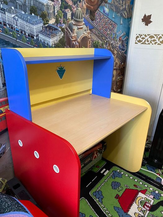 Письменный столик