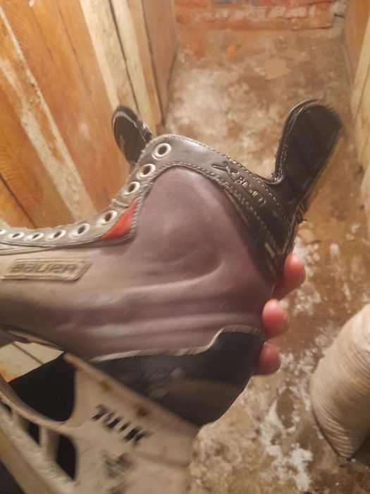 Продам коньки Bauer