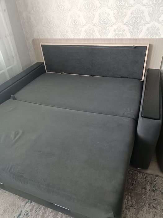 Продам диван в детскую