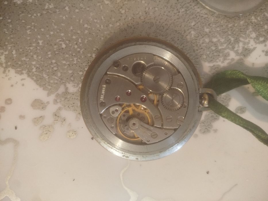 Продам часы Молния