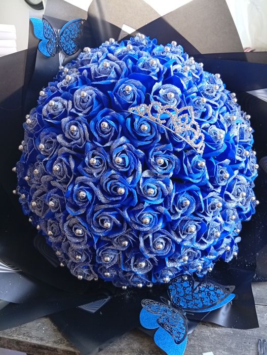 Buchete de flori cu 101 trandafiri