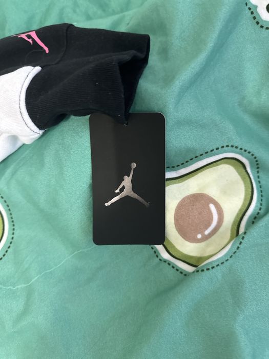 Hanorac jordan negru cu alb si roz