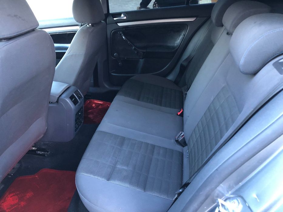 Volkswagen golf 5. 1.6  2007. 6+1  viteze