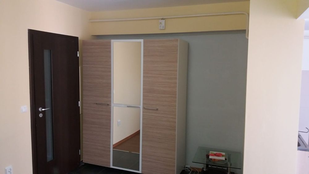 Închiriez garsoniera în bloc nou