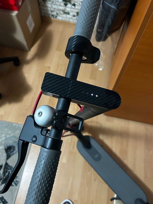 Trotinetă electrică Xiaomi Mijia M365, viteză 25 km/h, autonomie 30 km