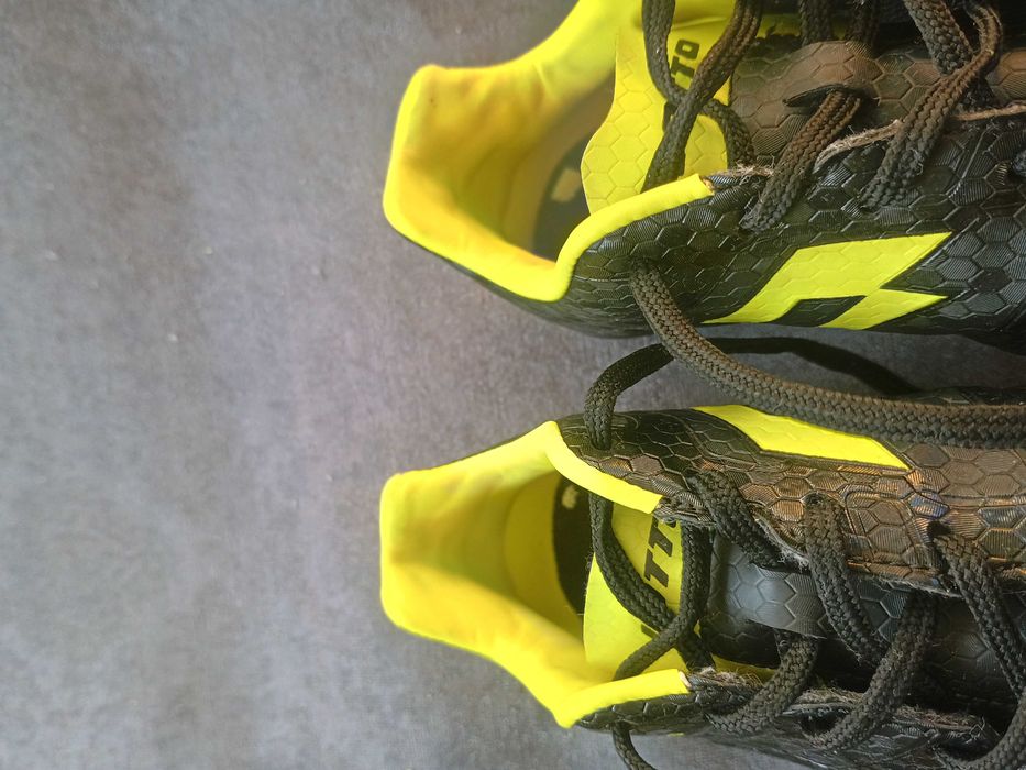 Детски футболни маратонки 30 номер lotto