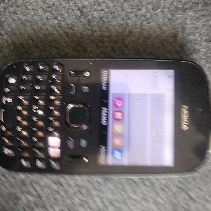 Nokia , две СИМ карти