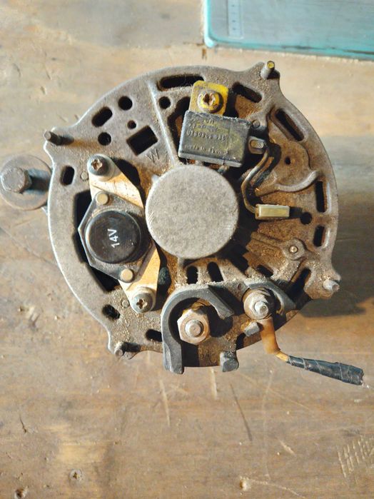 Продам Генератор 90А