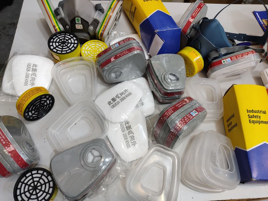 Респиратор маска с угольными фильтром