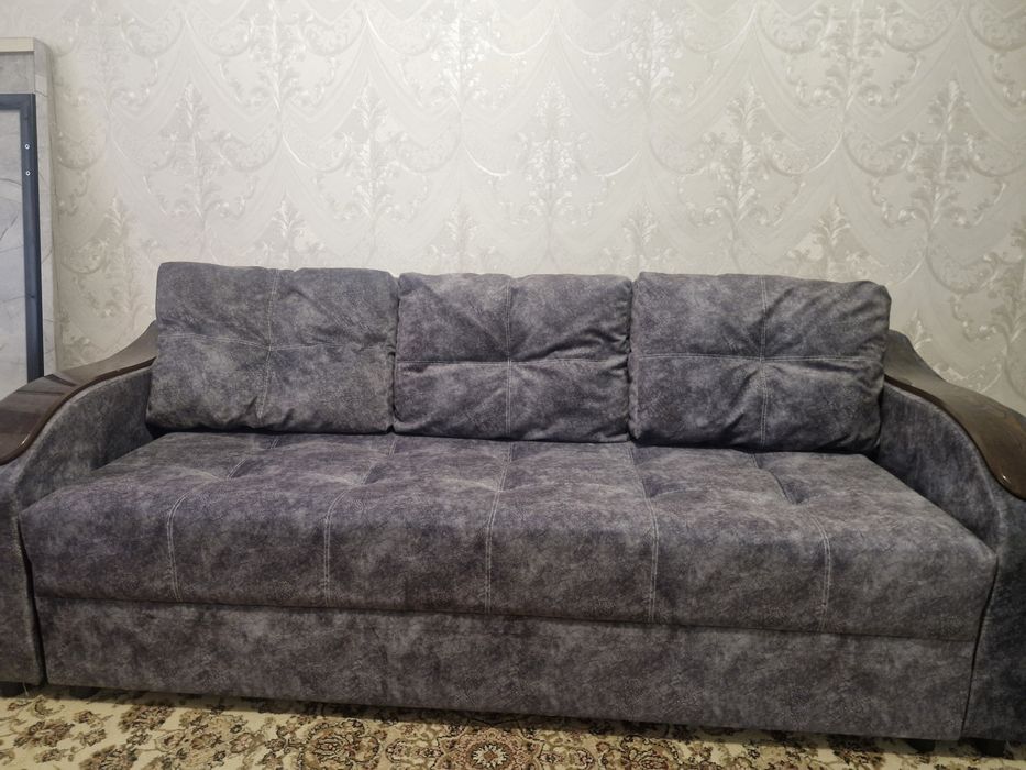 Мебель и стол +стулья 4 шт