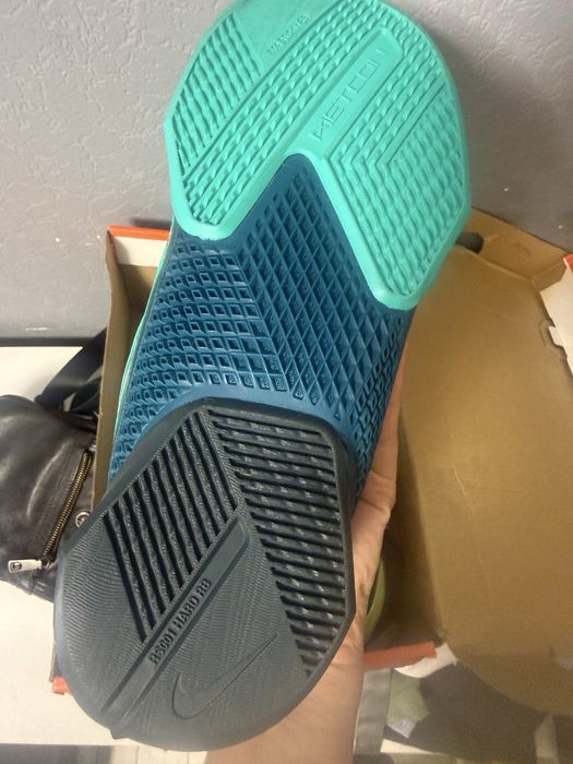 Продам новые nike, 42р