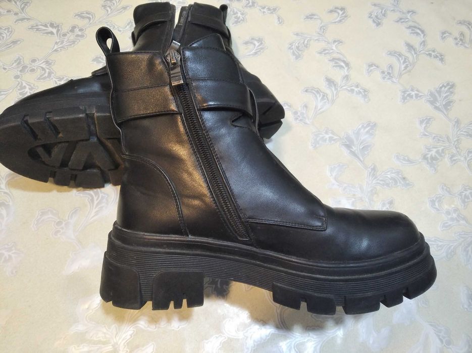 Ботинки, сапоги (35).