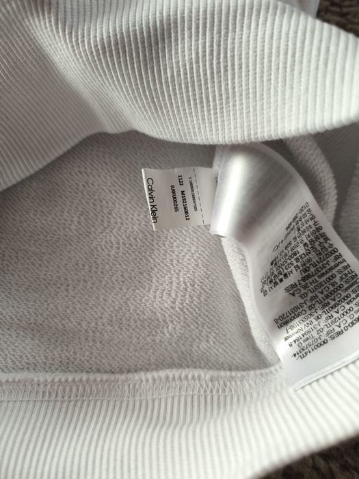 Оригинална блузка на Calvin Klein за госпожица