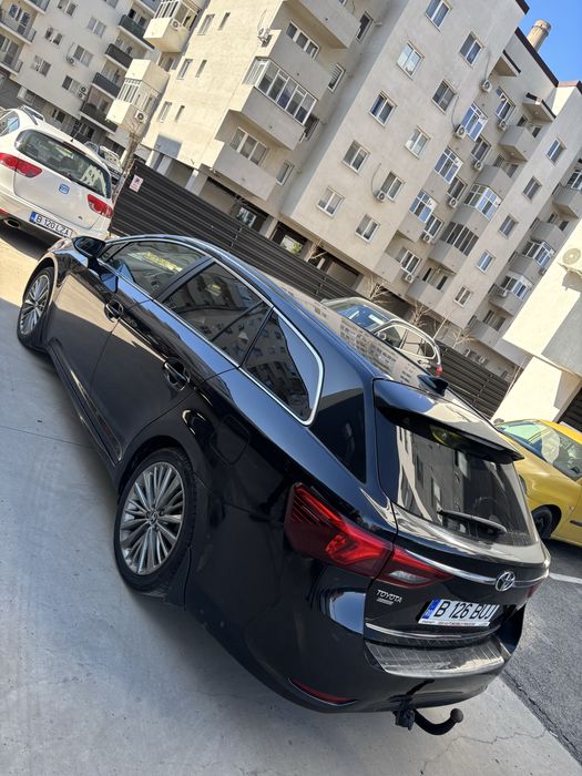 Toyota AVENSIS 2.0 Diesel 2015