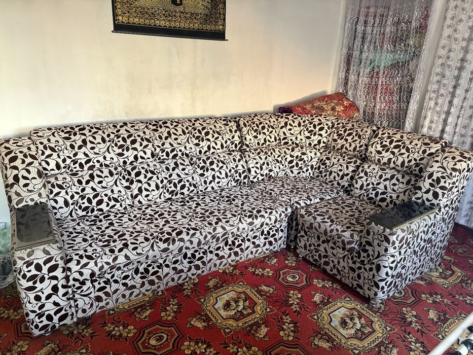 Диван углавой ...