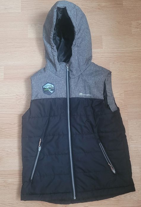 Продам жилетку на мальчика