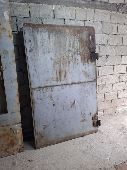Продам гаражные ворота 4 пары