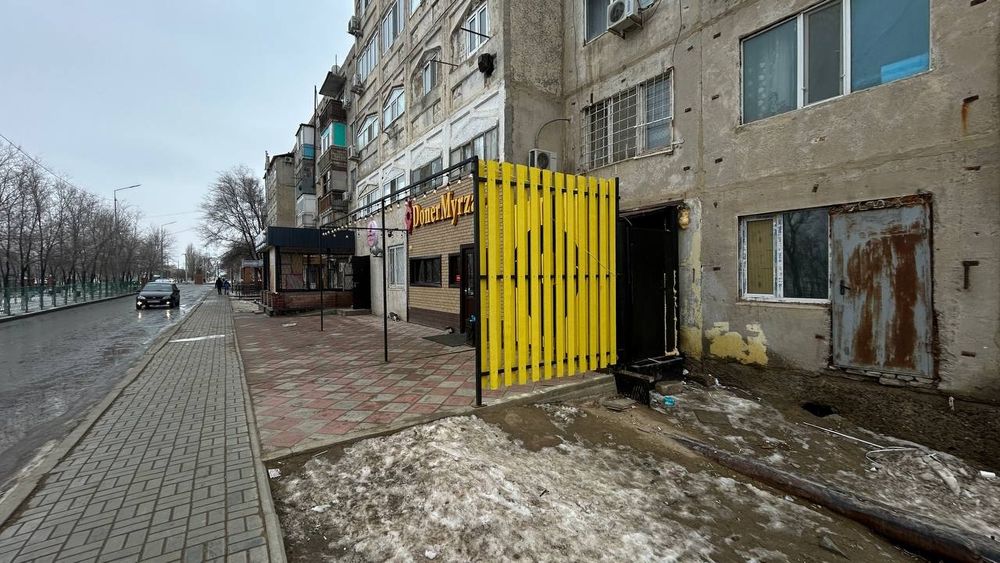 1микрораеннан 3бөлмелі үй сатылады