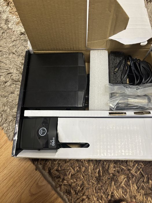Microfon instrument AKG Wireless