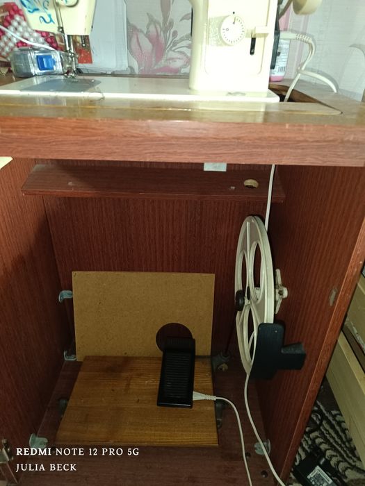 Швейная машинка Чайка