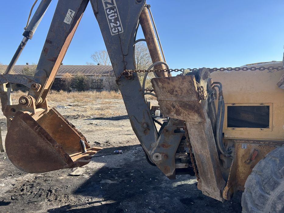 Экскаватор погрузчик китаец