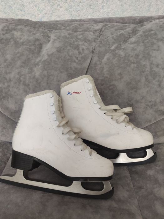 Продам коньки фигурные для девочек размер 39 новые