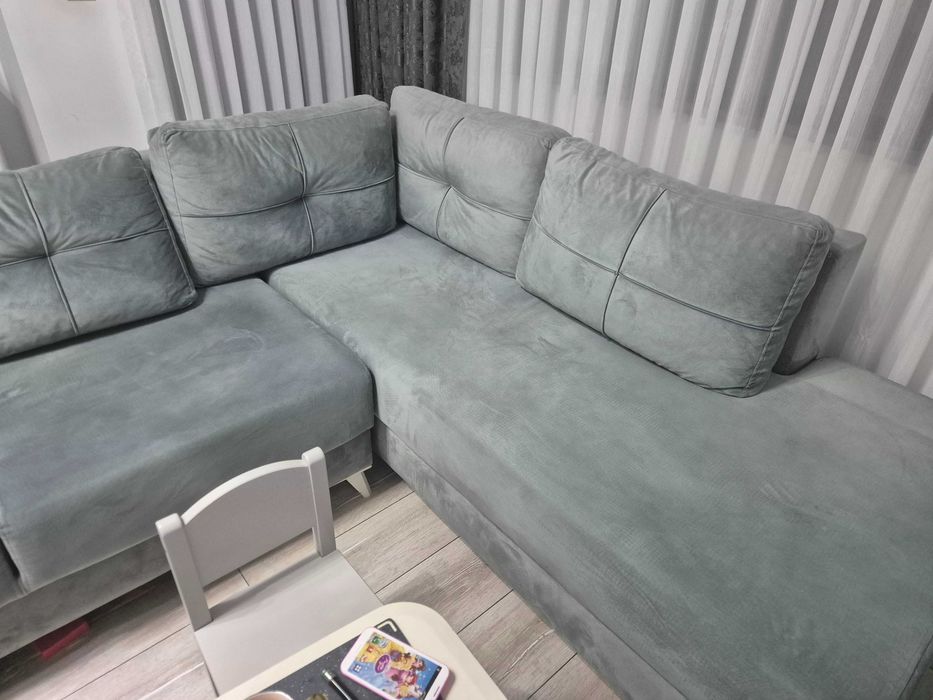 Ъглов диван със маса