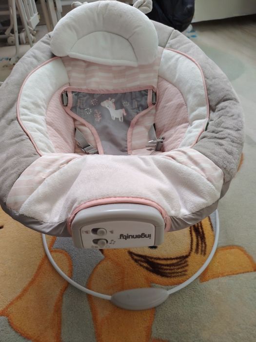 Бебешки шезлонг за бебе с мелодия и вибрация