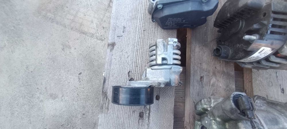 Компресор климатик/генератор/клапан VW 1.2 бензин