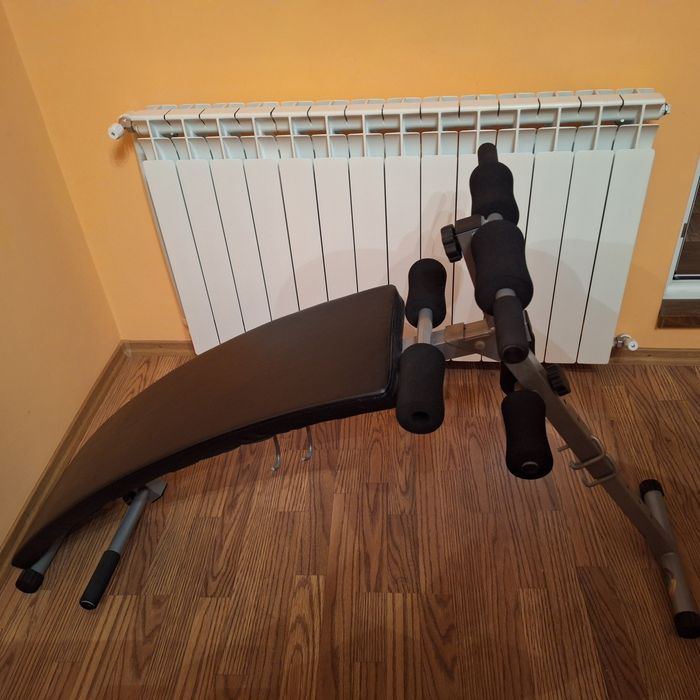 Banca fitness pentru abdomen