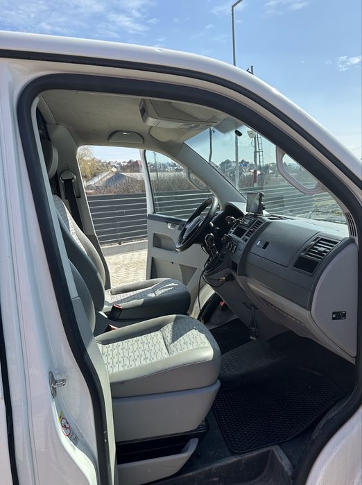 Volkswagen Transporter T5 2.0 Diesel | Întreținut | Gata de munca