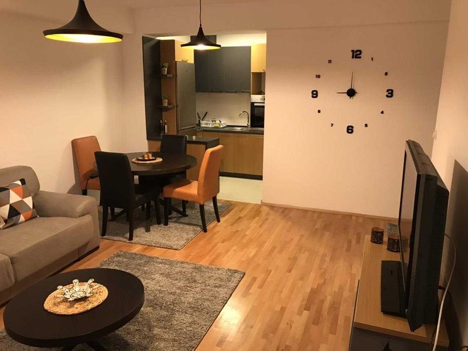 Дава се под наем Двустаен апартамент в Бургас, Изгрев - 58 кв.м за 204 € - Снимка #1