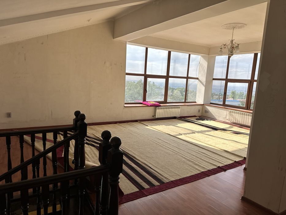 Продается ковер 8*4. Отдаю за очень хорошую цену