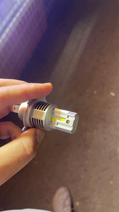 Продам Лампочки H4 Led