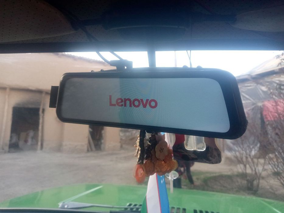 Niva 4x4 avtomobili sotiladi