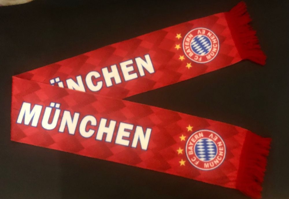 Нов двустранен  шал на Bayern München. Байерн Мюнхен