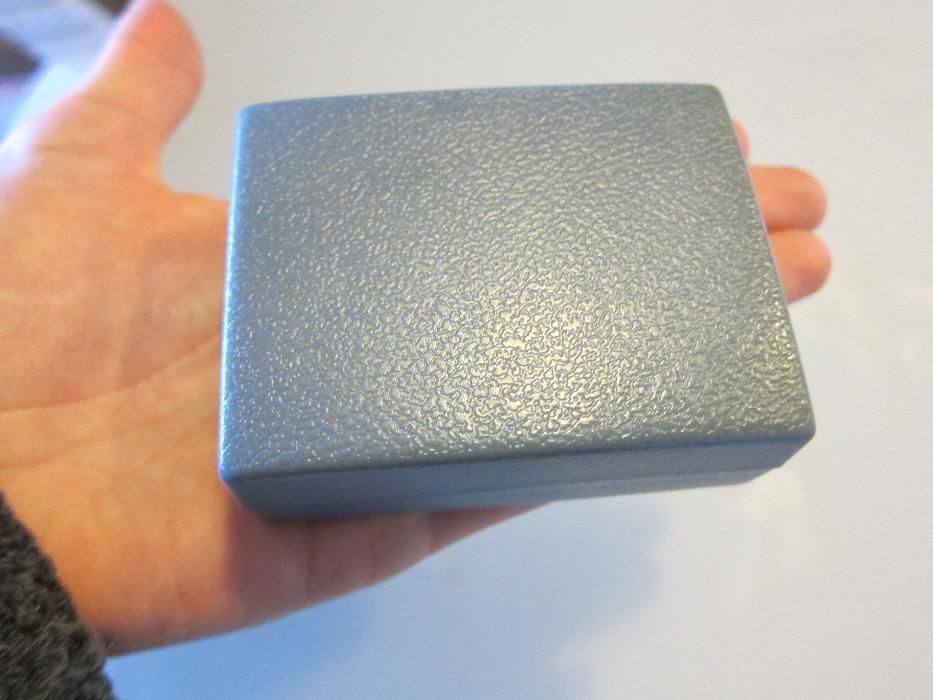 Нови колие и обици в кутийка нови