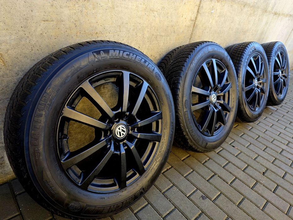 Vând jante cu cauciucuri de iarna pe 18 prindere 5x130