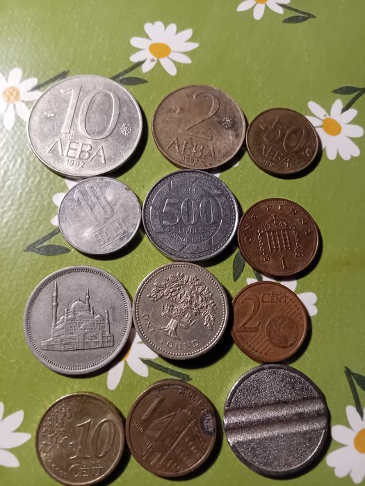 Продавам стари монети