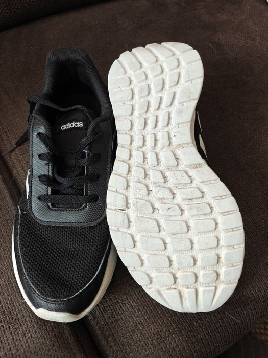 Запазени маратонки adidas