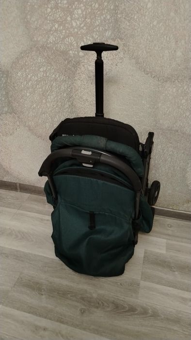 Продам коляску чемодан