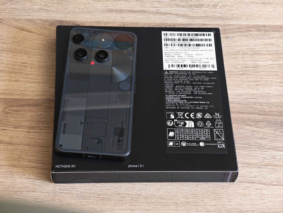 Nothing Phone 3, 12/512GB Black, 4 камери 50MP черен, като нов, гаранция комплект, подходящ за подарък