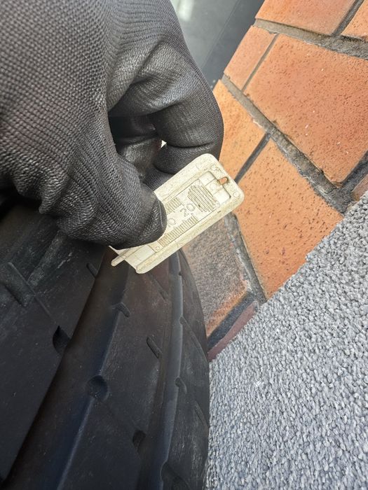 Пирели 255/40/19 дот 20 6мм