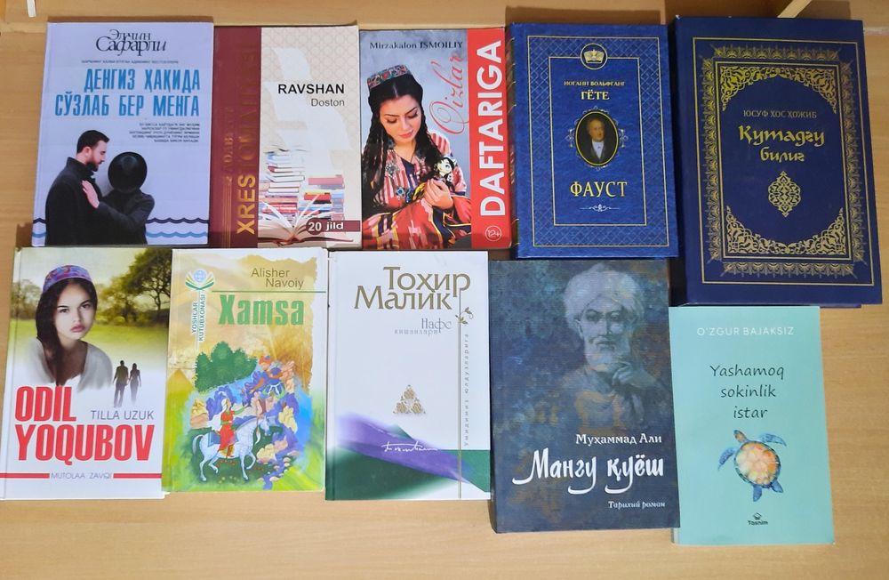 Kitoblar sotiladi